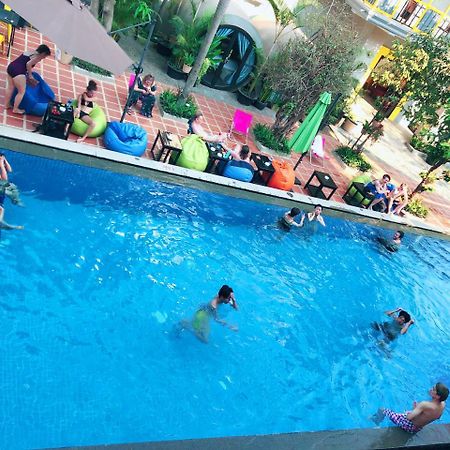 סיאם ריפ White Rabbit Hostel מראה חיצוני תמונה