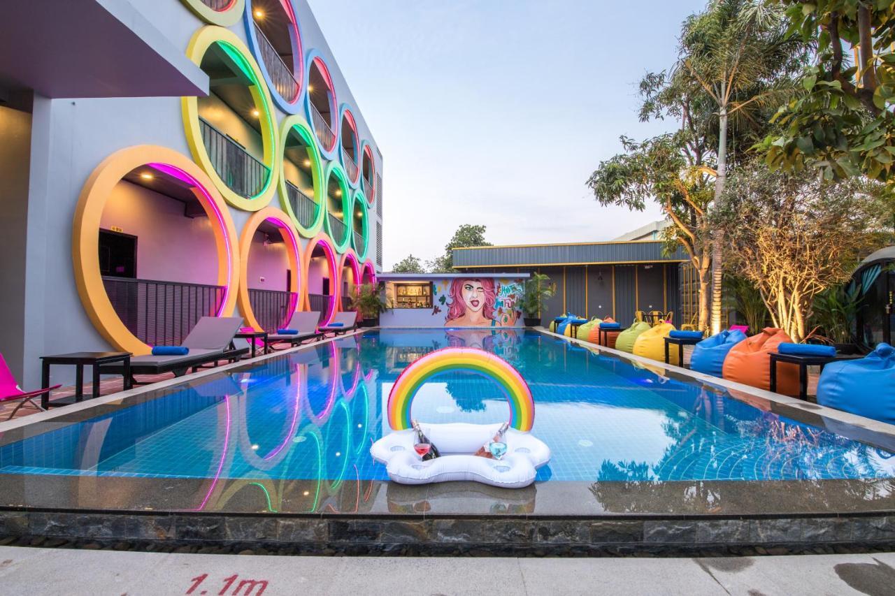 סיאם ריפ White Rabbit Hostel מראה חיצוני תמונה