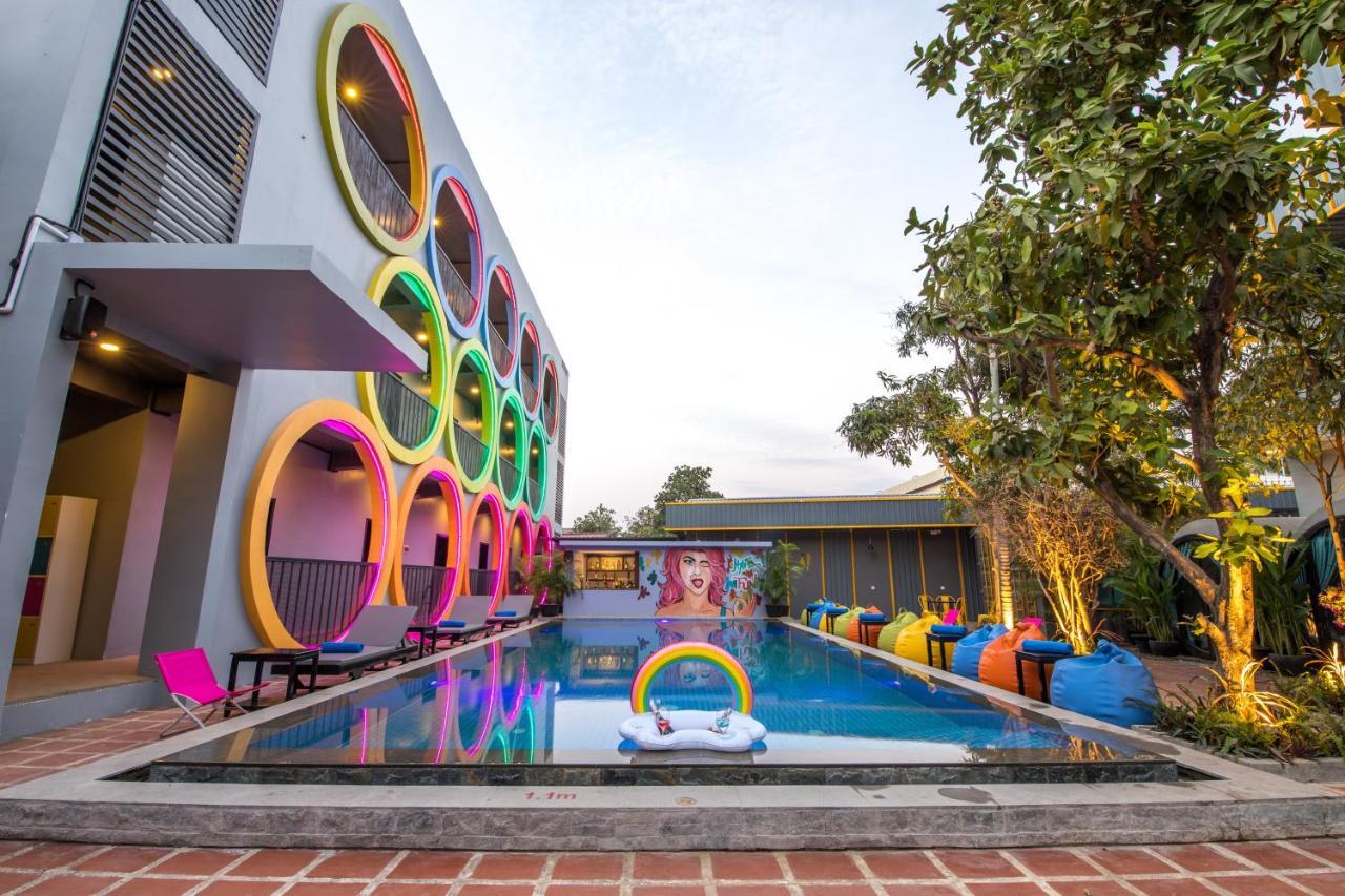 סיאם ריפ White Rabbit Hostel מראה חיצוני תמונה